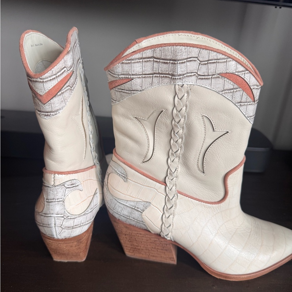 Dolce Vita Cream and Tan Croc-Embossed Heeled Boots